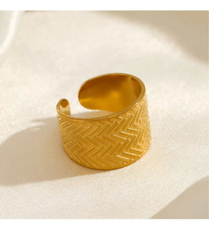 Wide Textured Ring | Free Size Jamela