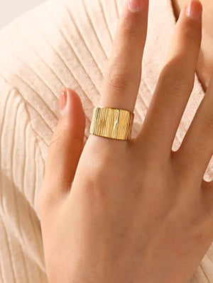 Alge Free Size Ring Jamela